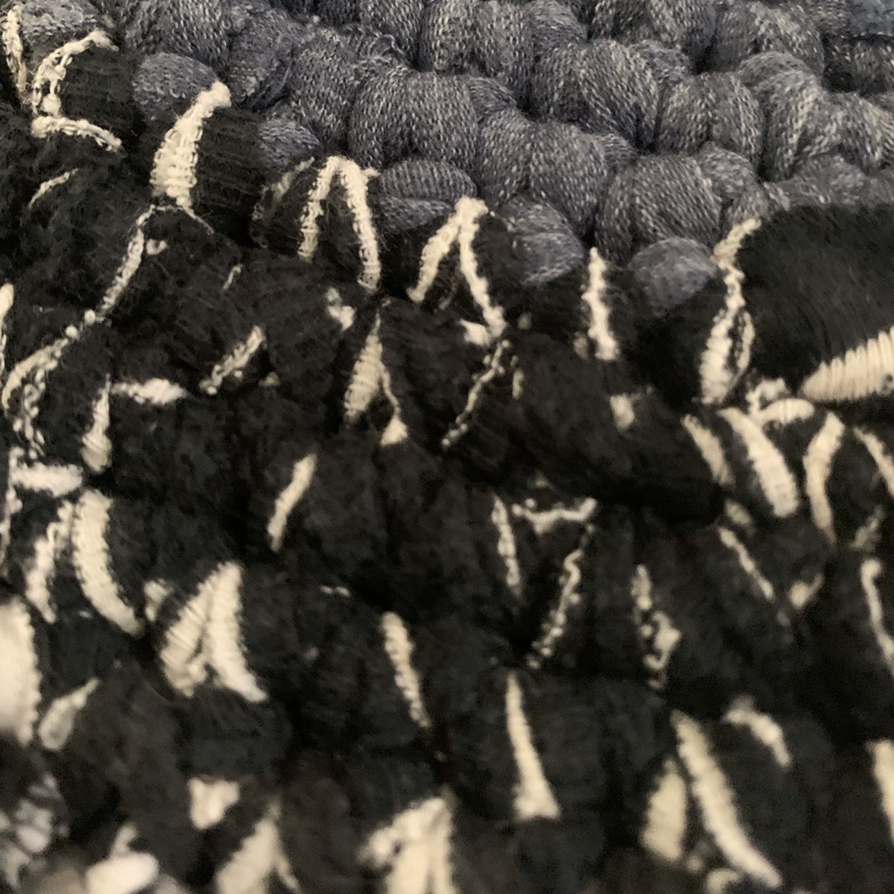 Round Rug. NWOT - Picture 8 of 8